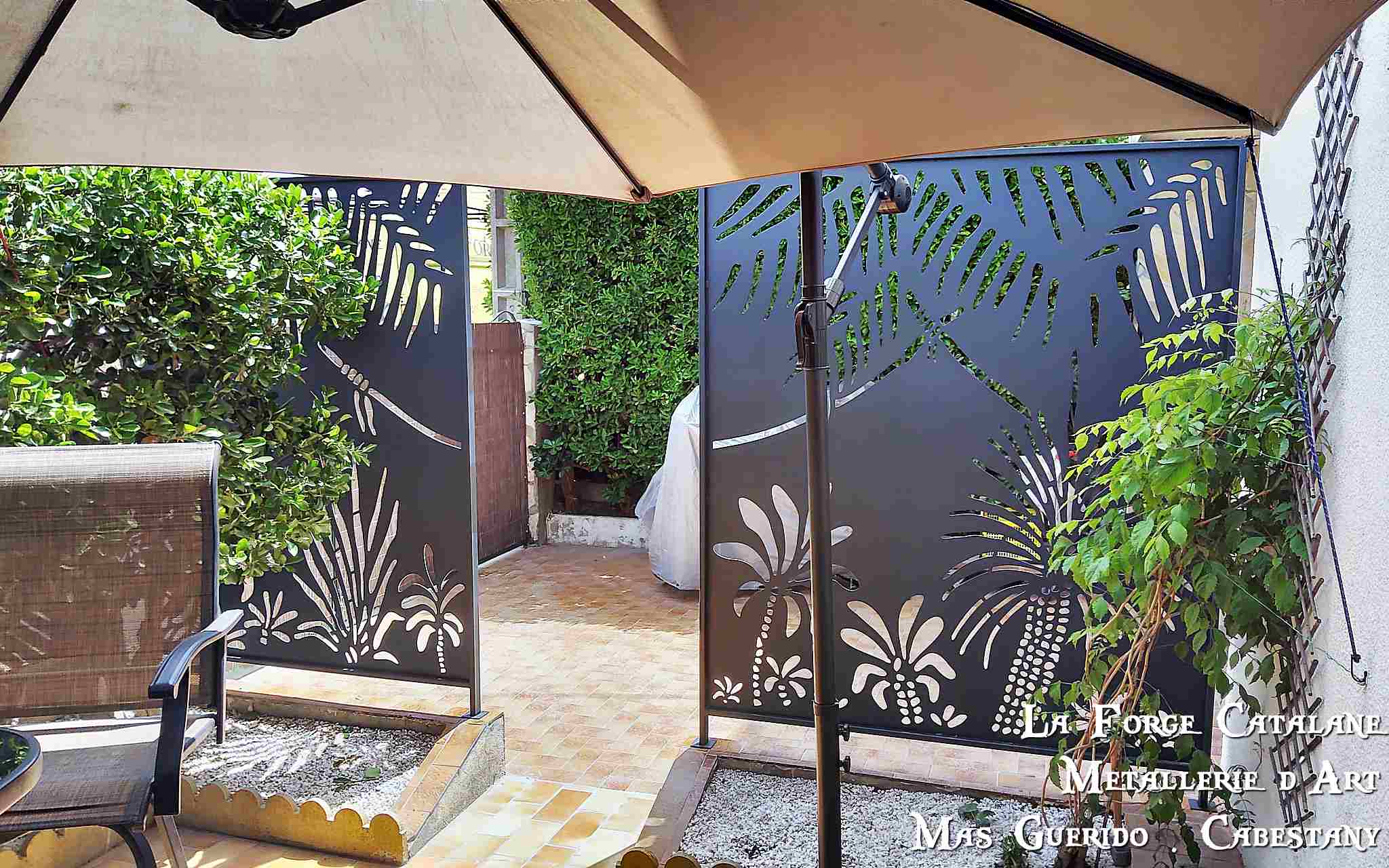 brise vue en decoupe laser motif vegetal palmier forge catalane.jpg